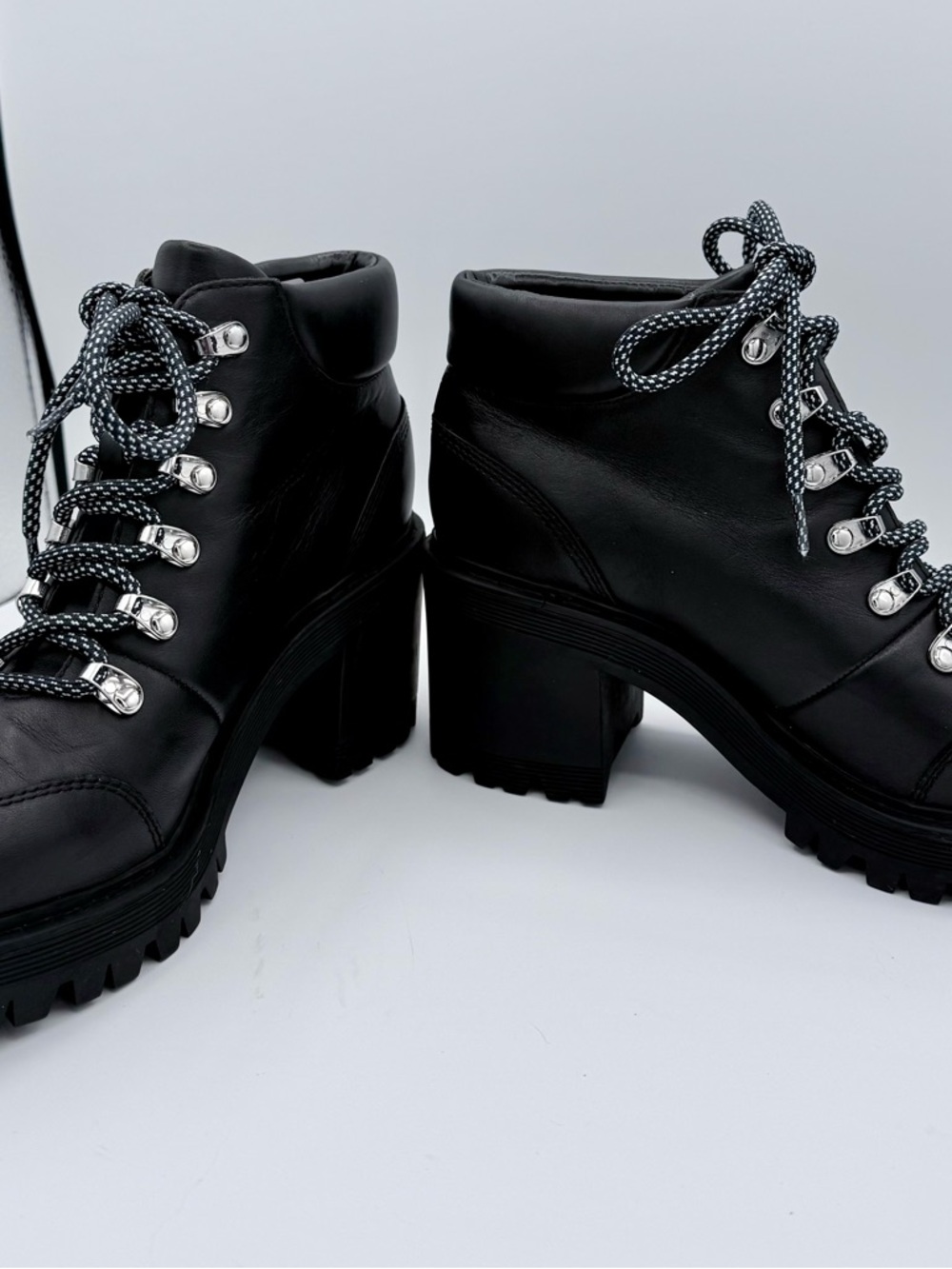 Marc Fisher LTD MLWALDO Black Lace-Up Hiker Ankle Boot Women's Size 9 - Picture 8 of 9